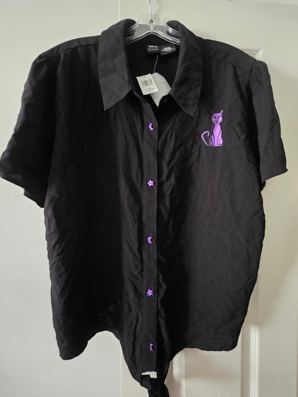 NWT Hocus Povus Black Short-Sleeve Button-Up Shirt with Purple Binx Embroidery